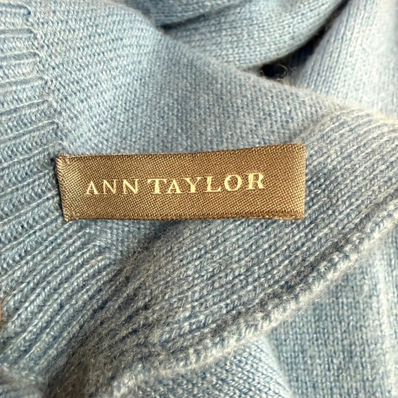 Ann Taylor 100% Cashmere Scarf Sky Blue Soft Quiet Luxury Winter Cozy Oversized - Picture 6 of 8